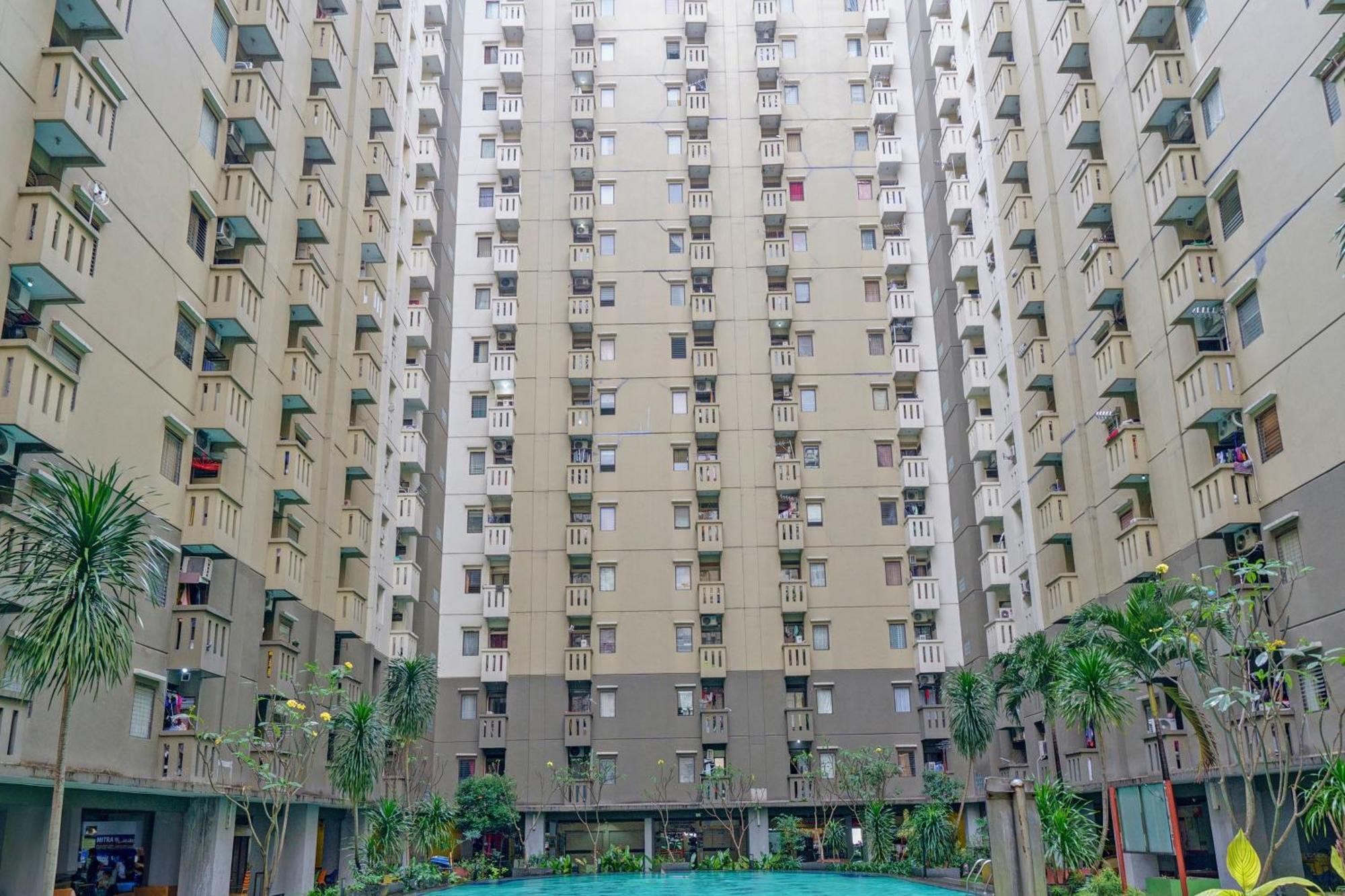 Oyo Life 93170 Apartement Gateway Cicadas By Mr Pro Bandung Exteriör bild