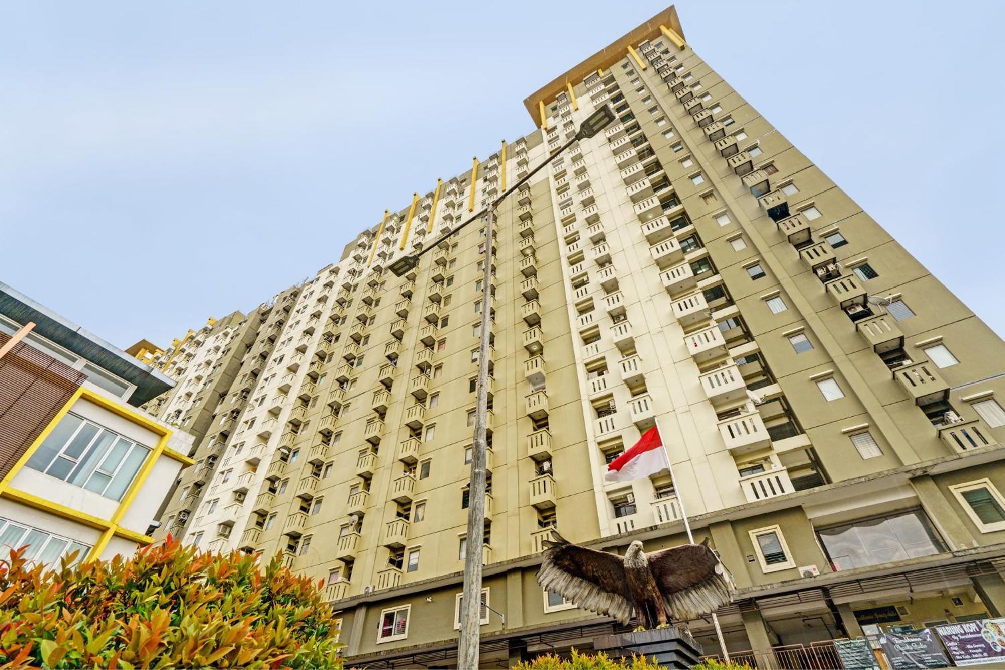 Oyo Life 93170 Apartement Gateway Cicadas By Mr Pro Bandung Exteriör bild