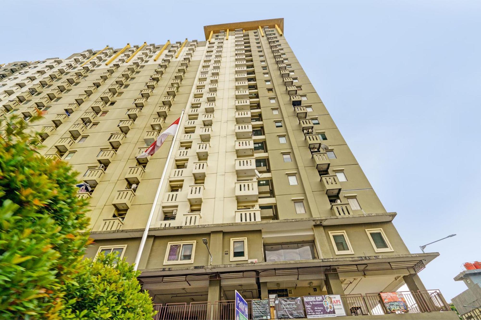 Oyo Life 93170 Apartement Gateway Cicadas By Mr Pro Bandung Exteriör bild